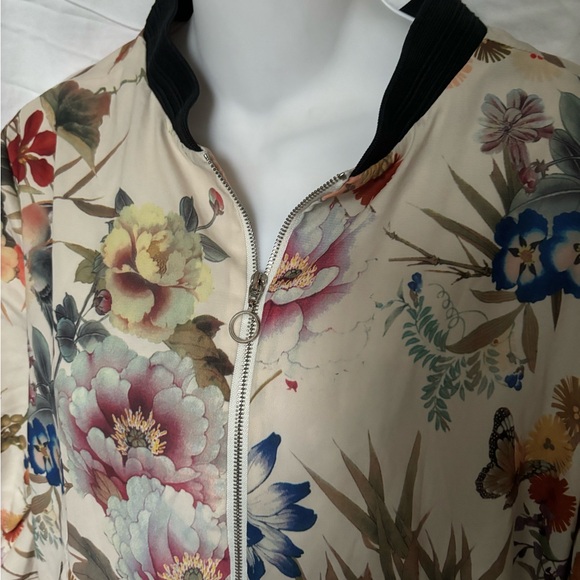 District 77 , floral jacket , S - Picture 2 of 5